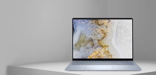 καινούργια laptop