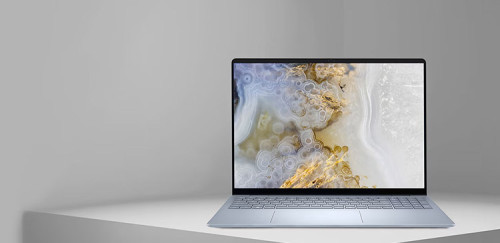 καινούργια laptop